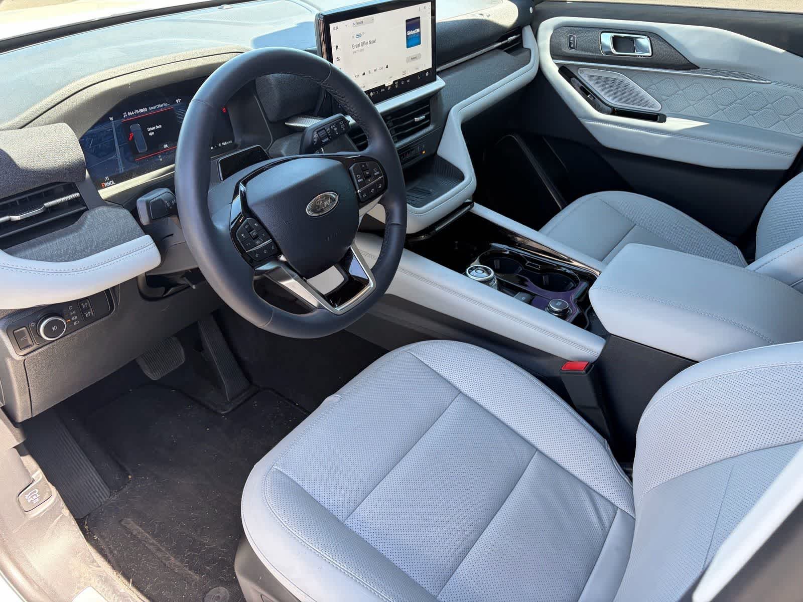 2025 Ford Explorer Platinum