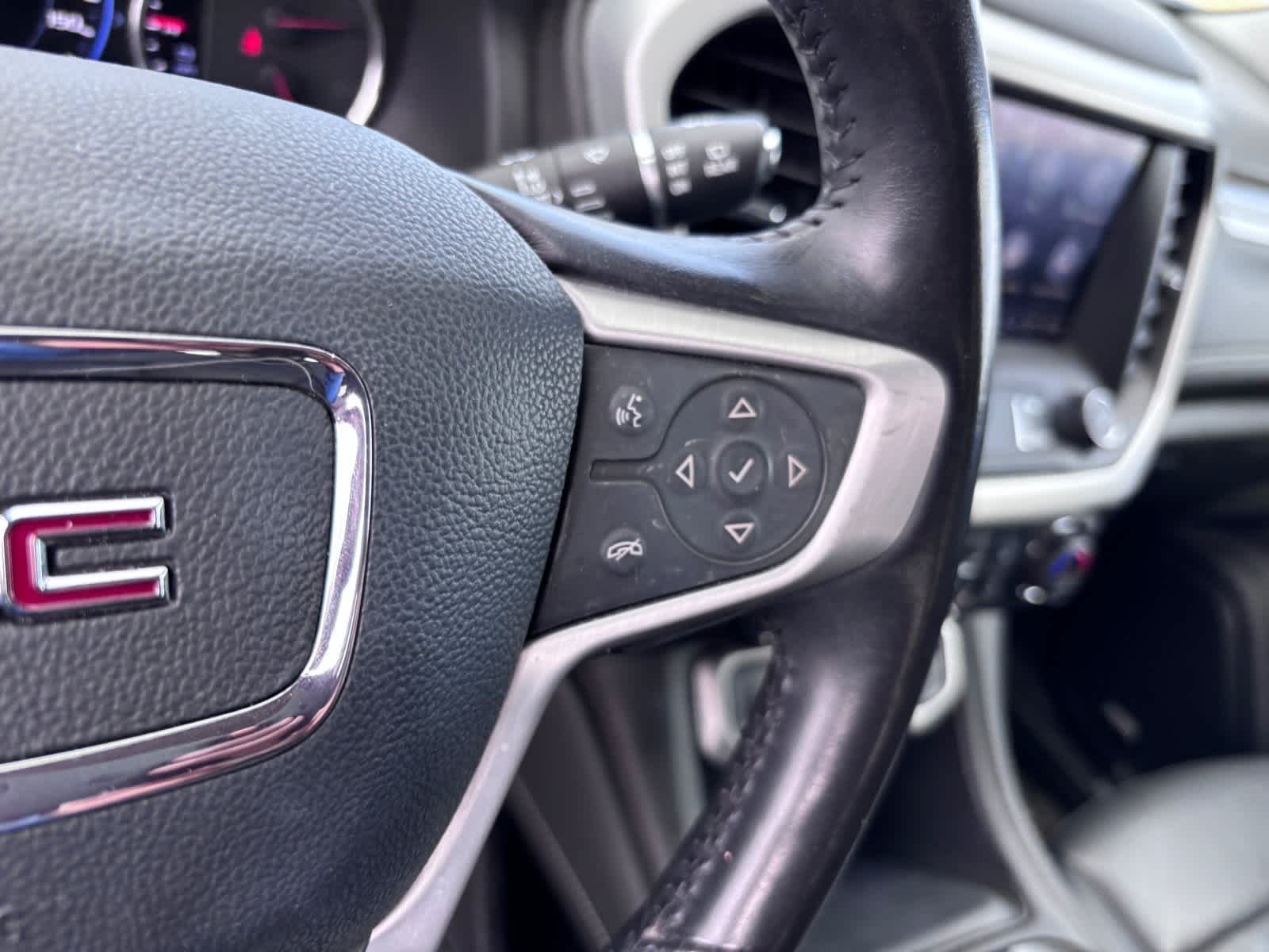 2022 GMC Acadia SLT