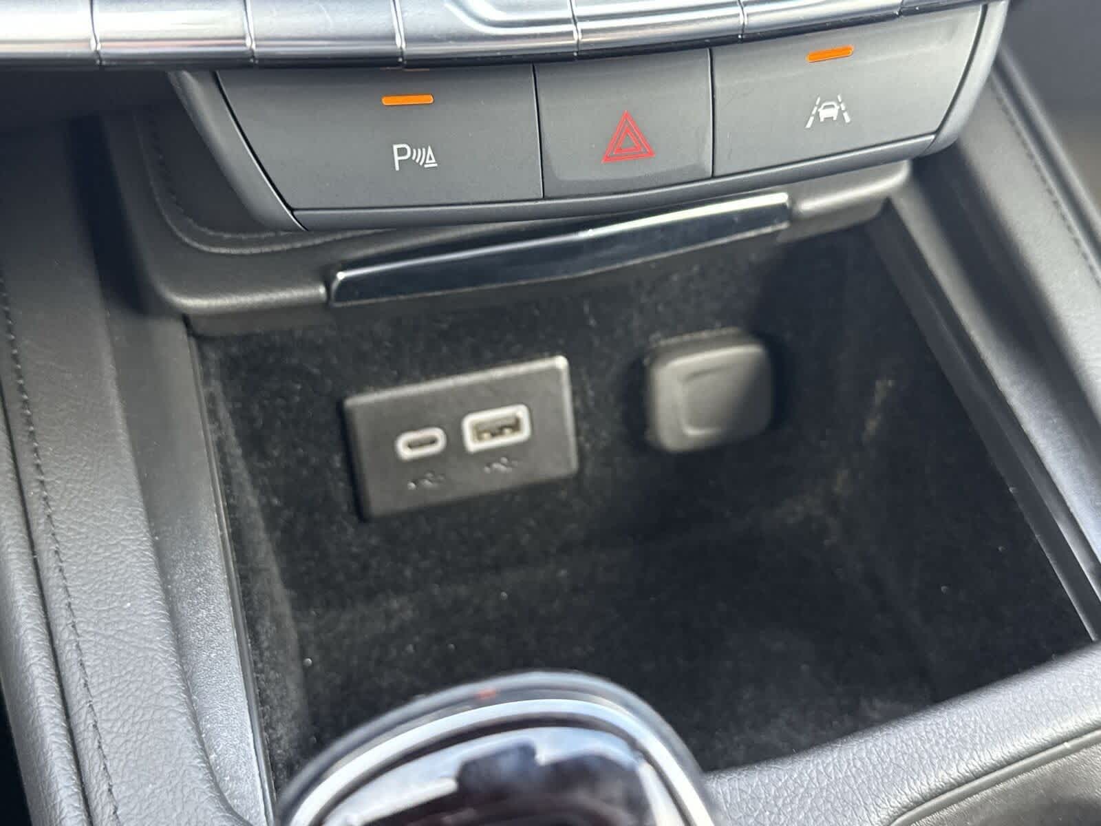 2024 Cadillac XT4 FWD Premium Luxury