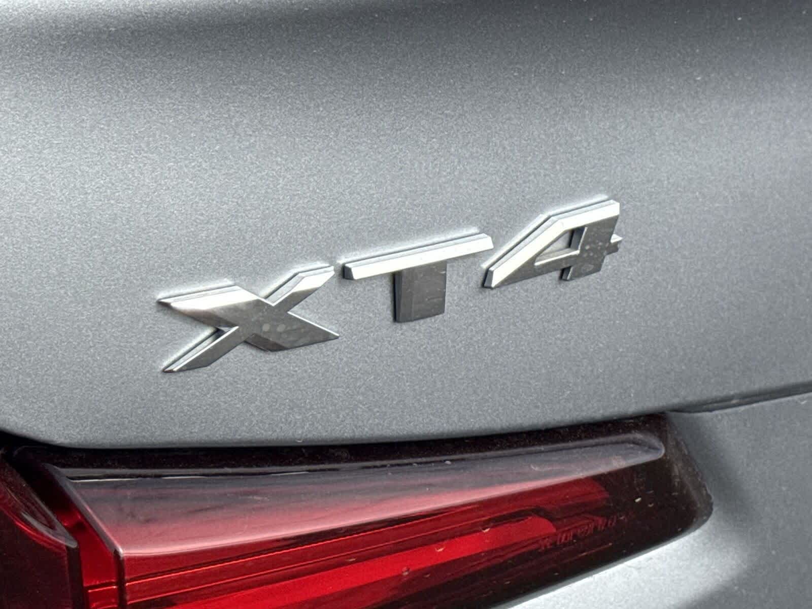 2024 Cadillac XT4 FWD Premium Luxury