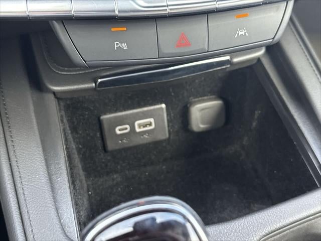 2024 Cadillac XT4 FWD Premium Luxury