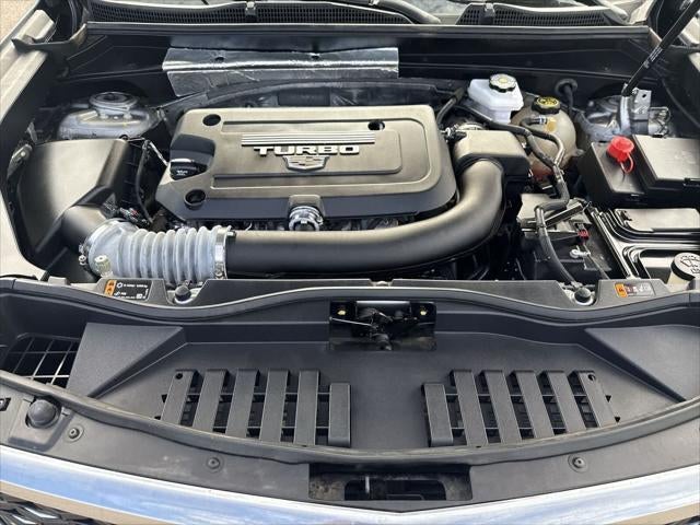 2024 Cadillac XT4 FWD Premium Luxury