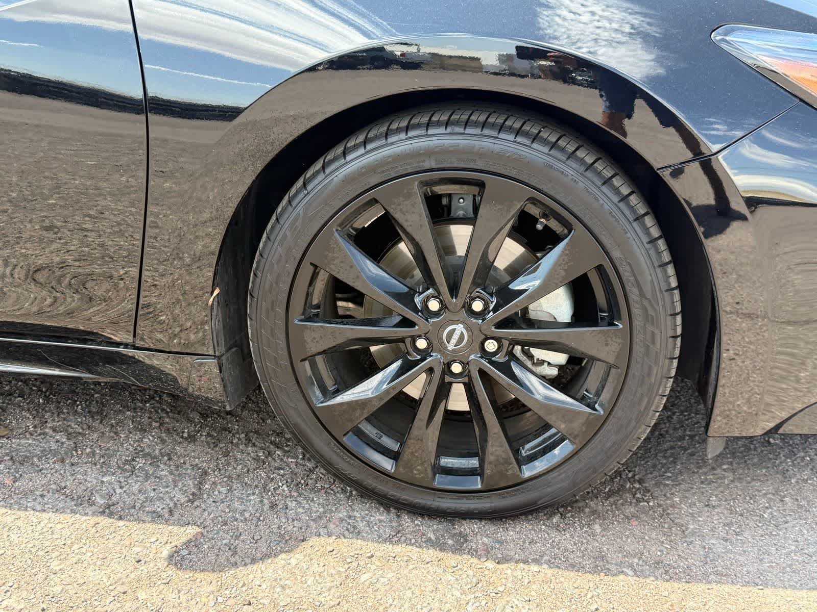 2023 Nissan Maxima SR