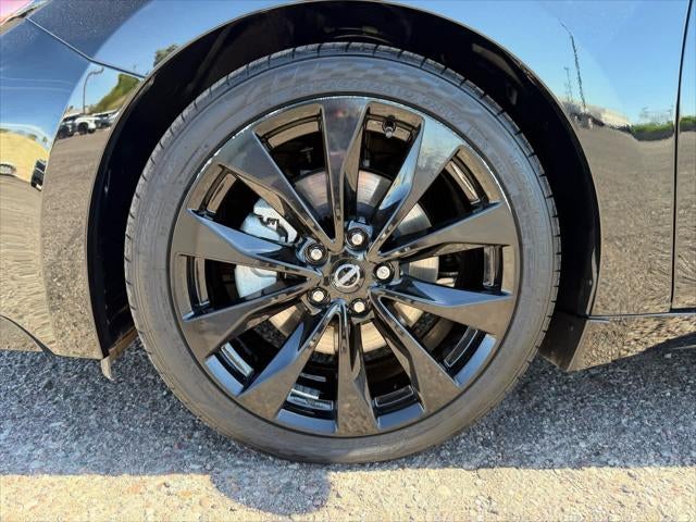 2023 Nissan Maxima SR