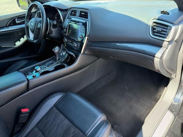 2023 Nissan Maxima SR