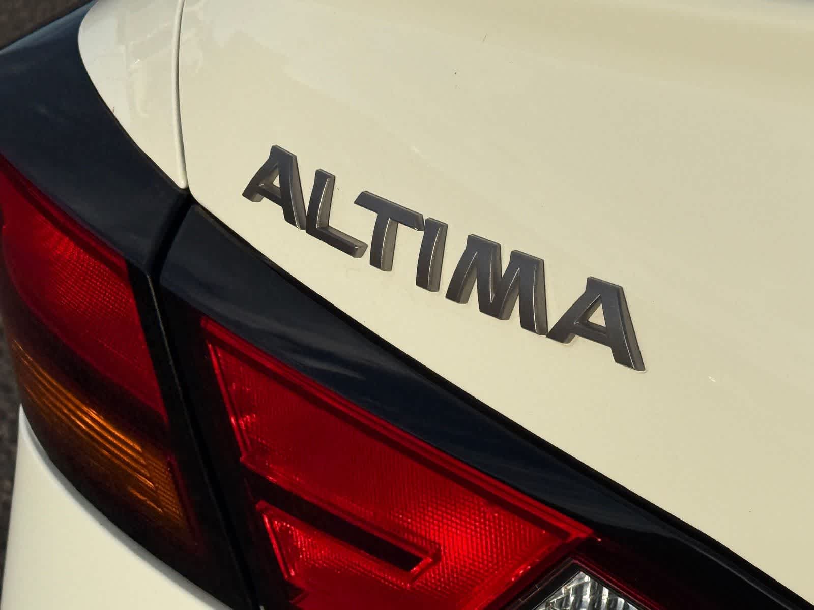 2025 Nissan Altima SR