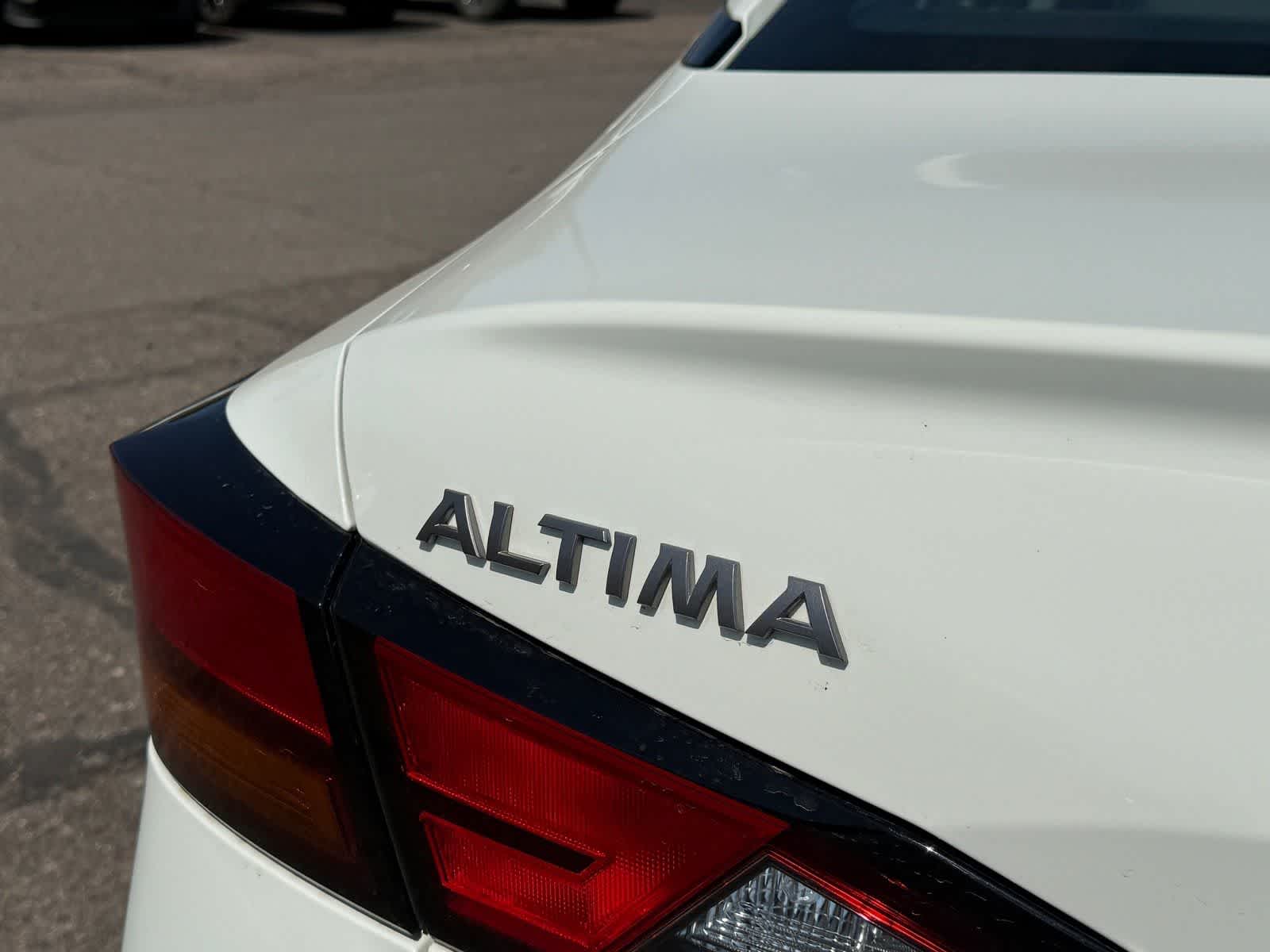 2025 Nissan Altima SR