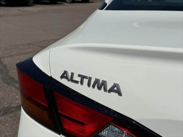2025 Nissan Altima SR