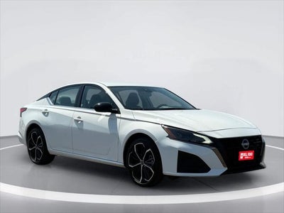 2025 Nissan Altima SR