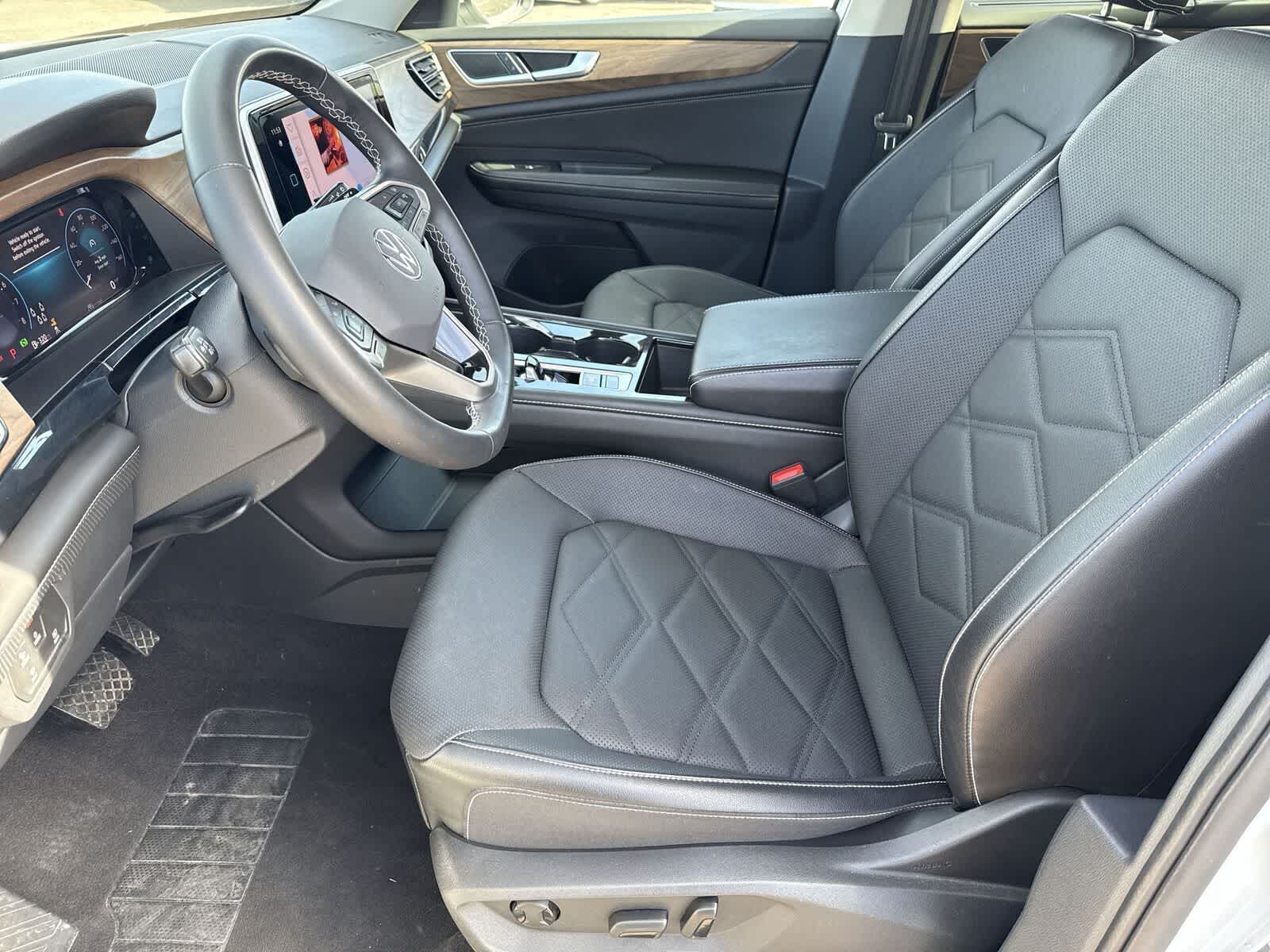 2024 Volkswagen Atlas 2.0T SE w/Technology