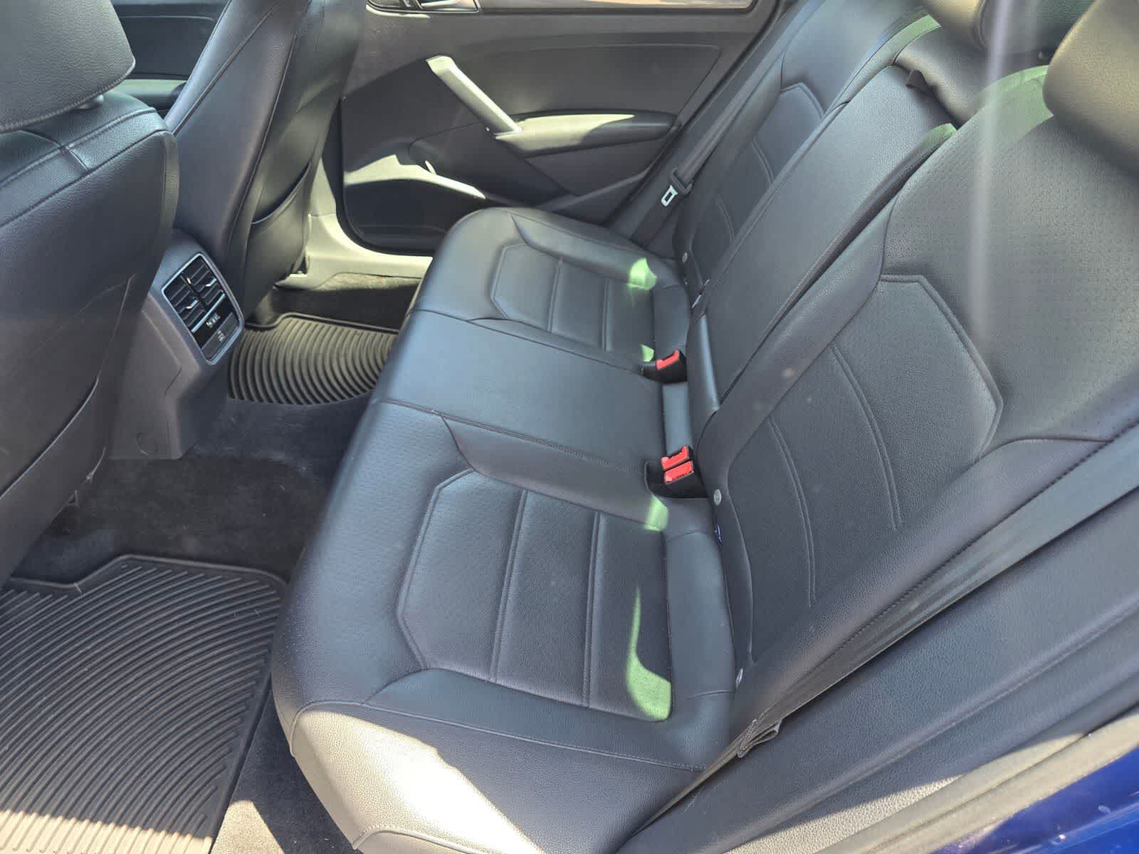 2017 Volkswagen Passat 1.8T SE