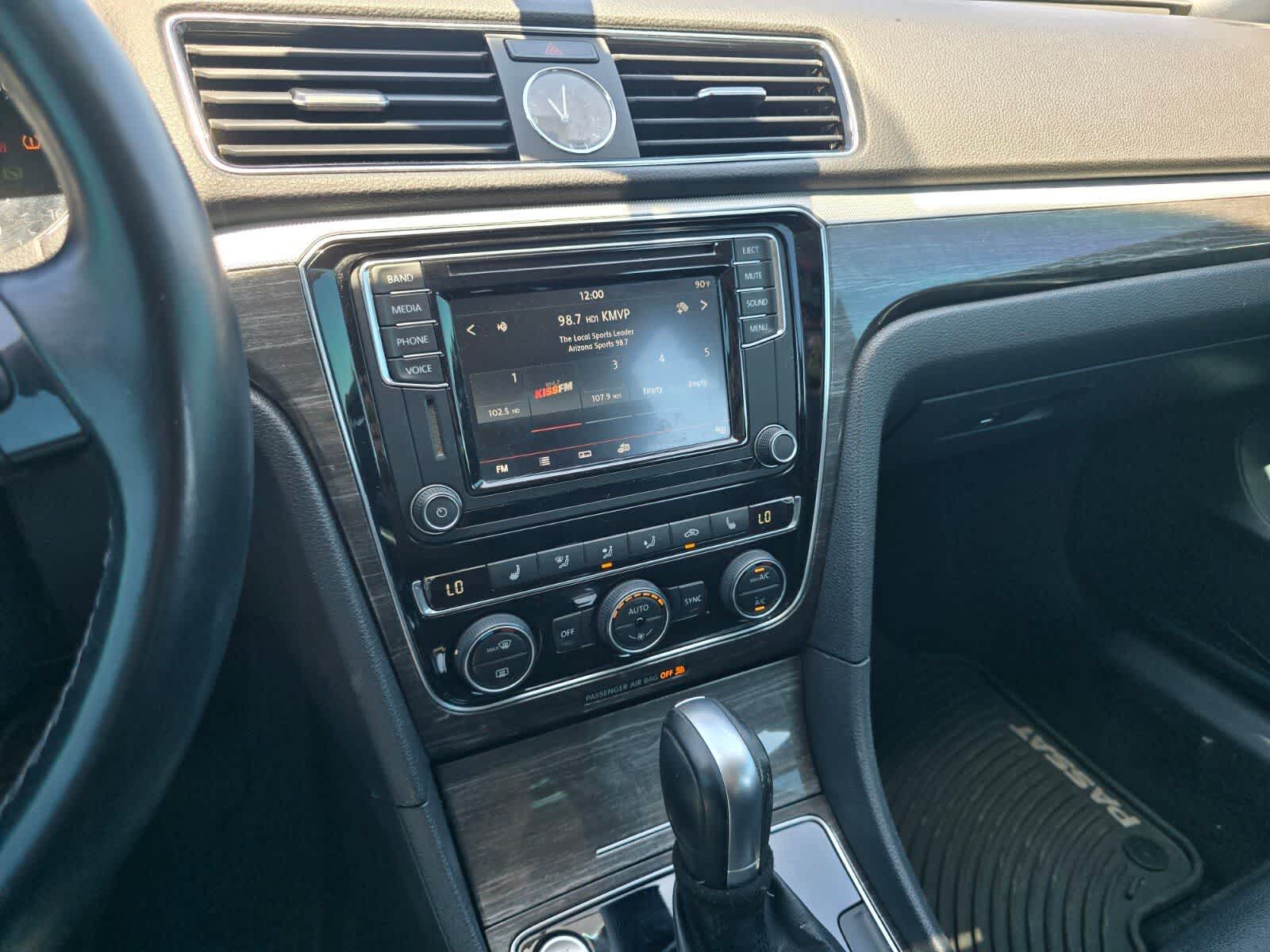 2017 Volkswagen Passat 1.8T SE
