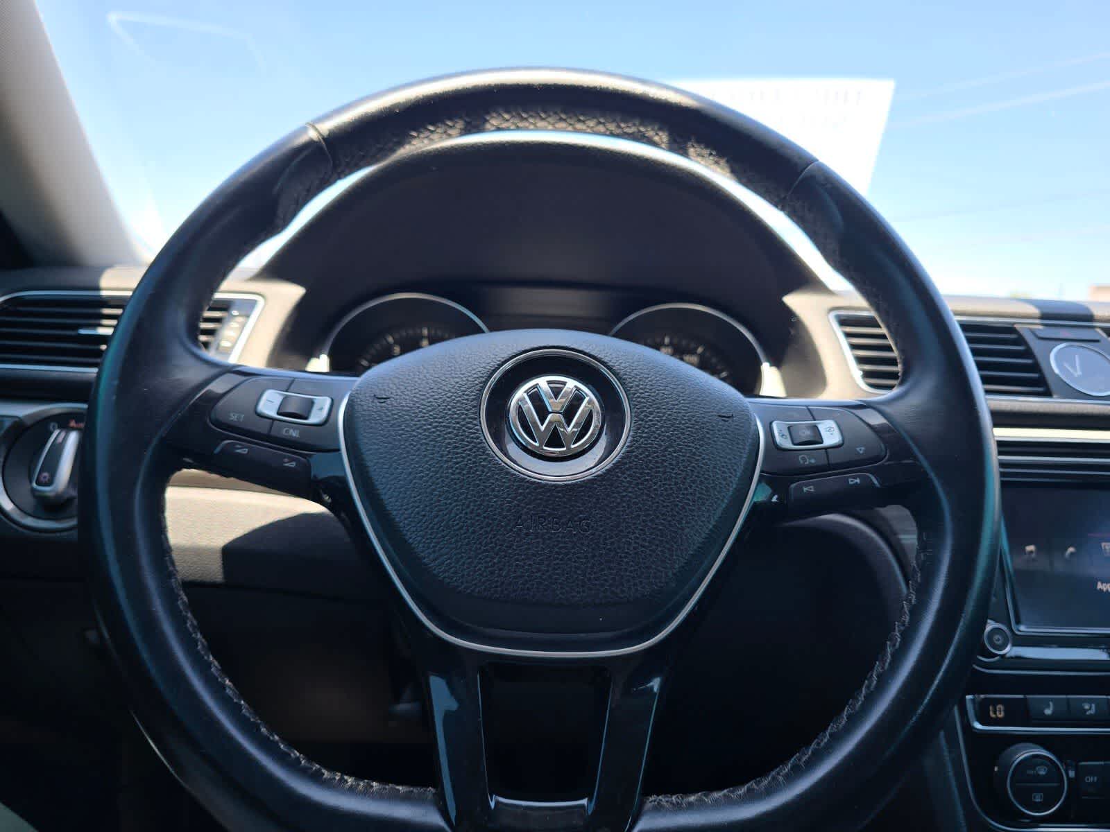 2017 Volkswagen Passat 1.8T SE