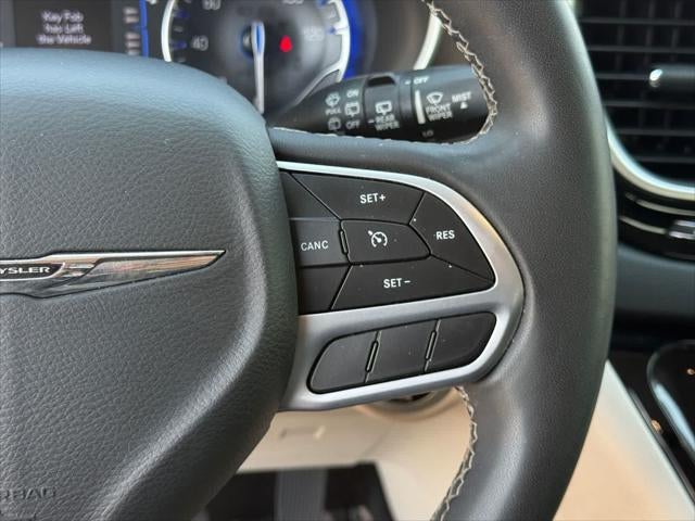 2022 Chrysler Voyager LX