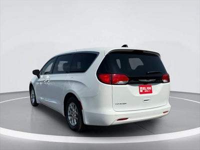 2022 Chrysler Voyager LX