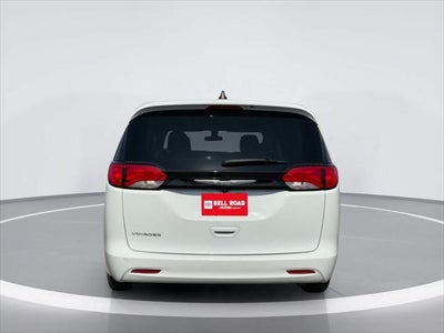 2022 Chrysler Voyager LX
