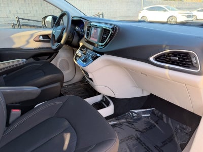 2024 Chrysler Voyager LX