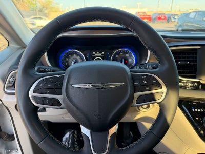 2024 Chrysler Voyager LX