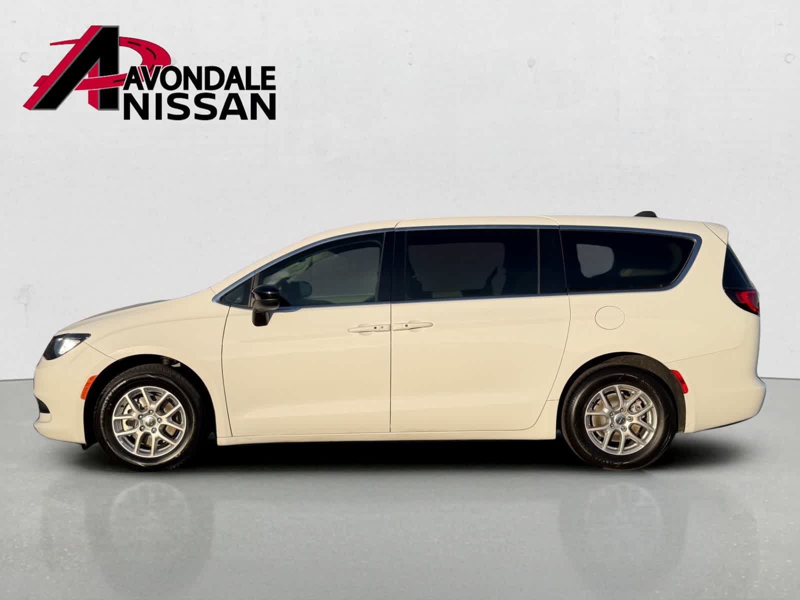 2024 Chrysler Voyager LX