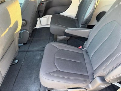 2024 Chrysler Voyager LX