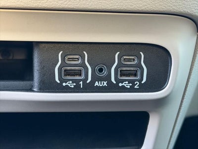 2024 Chrysler Voyager LX