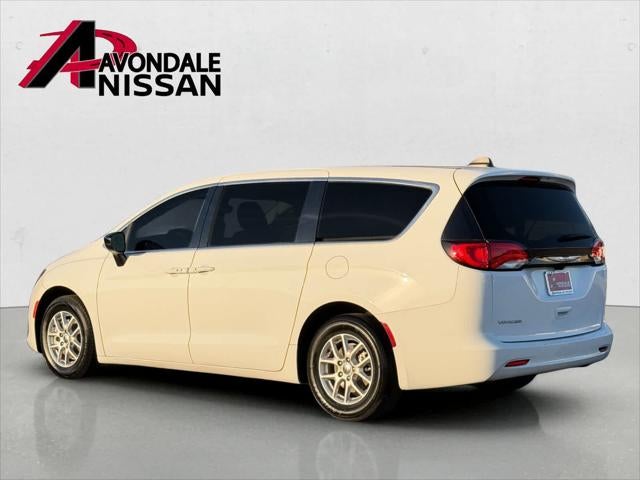 2024 Chrysler Voyager LX