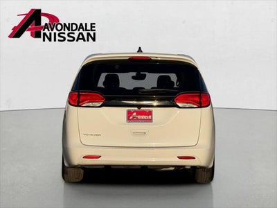 2024 Chrysler Voyager LX