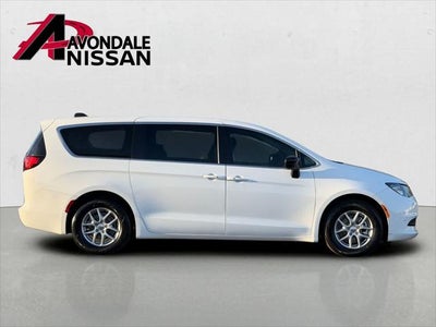 2024 Chrysler Voyager LX