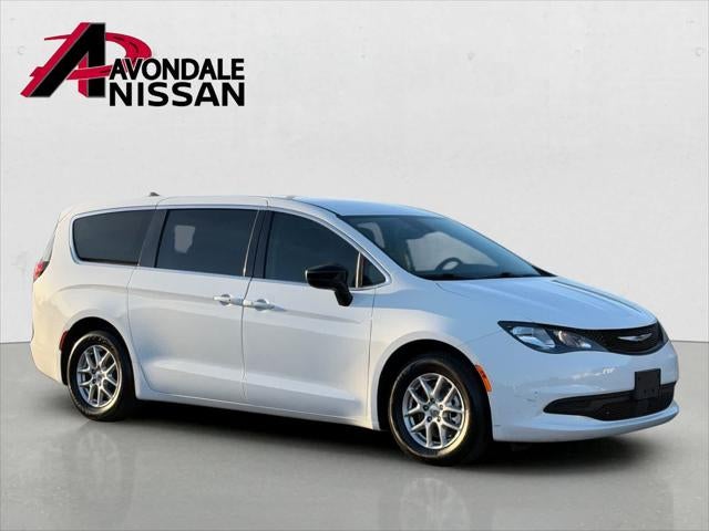 2024 Chrysler Voyager LX