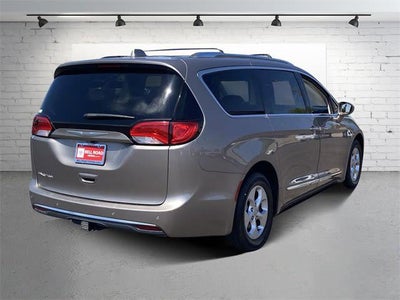 2017 Chrysler Pacifica Touring-L Plus