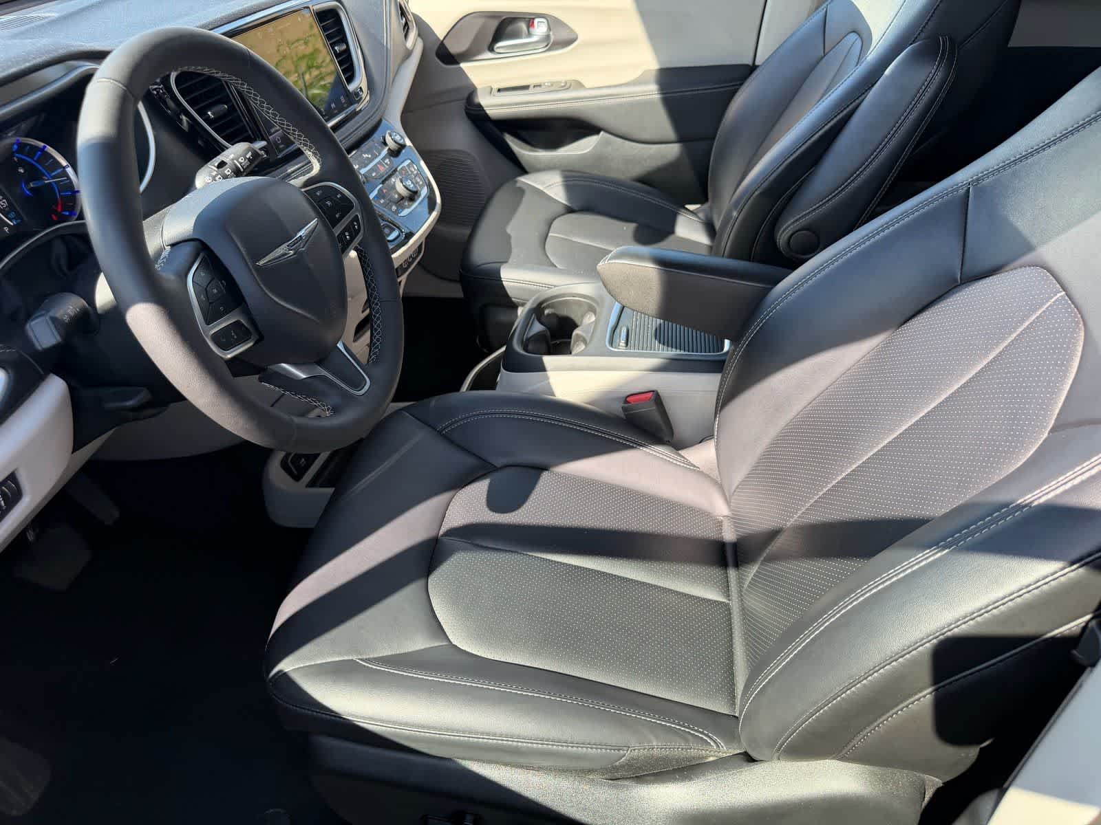 2024 Chrysler Pacifica Hybrid Select