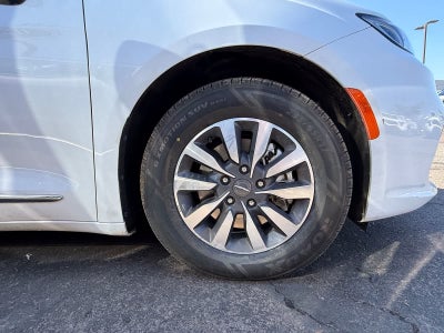 2023 Chrysler Pacifica Hybrid Limited