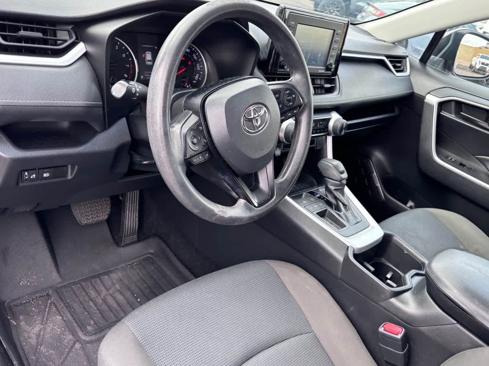 2022 Toyota RAV4 LE