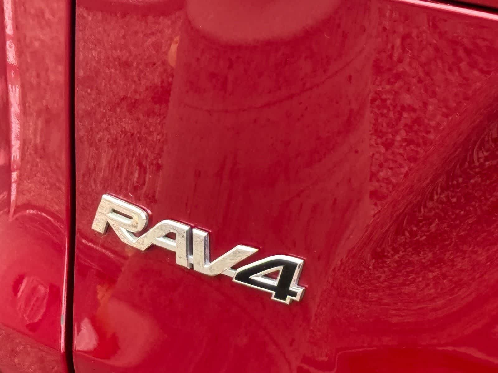2025 Toyota RAV4 XLE