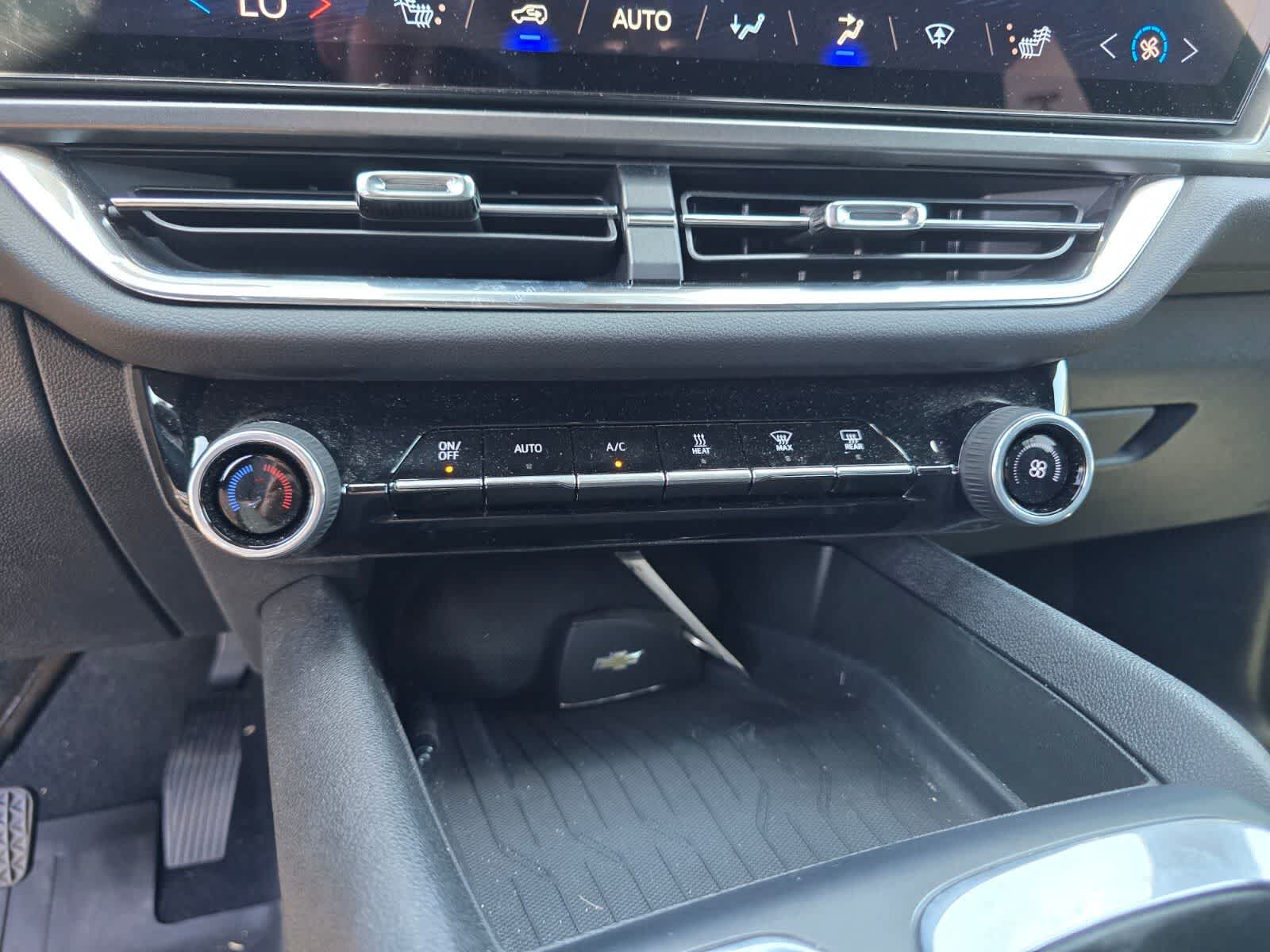 2026 Chevrolet Equinox EV LT1 w/PCY