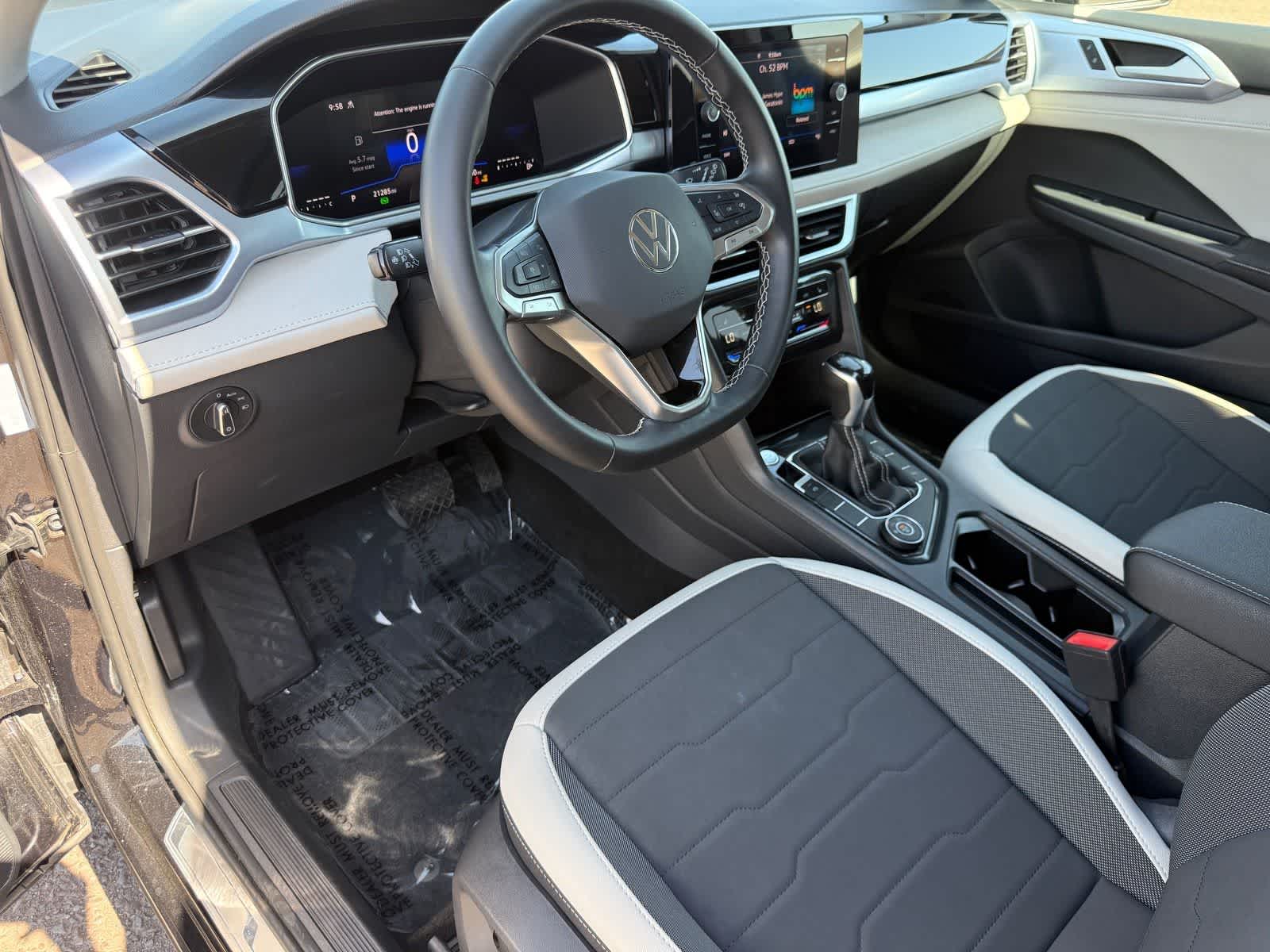 2025 Volkswagen Taos SE