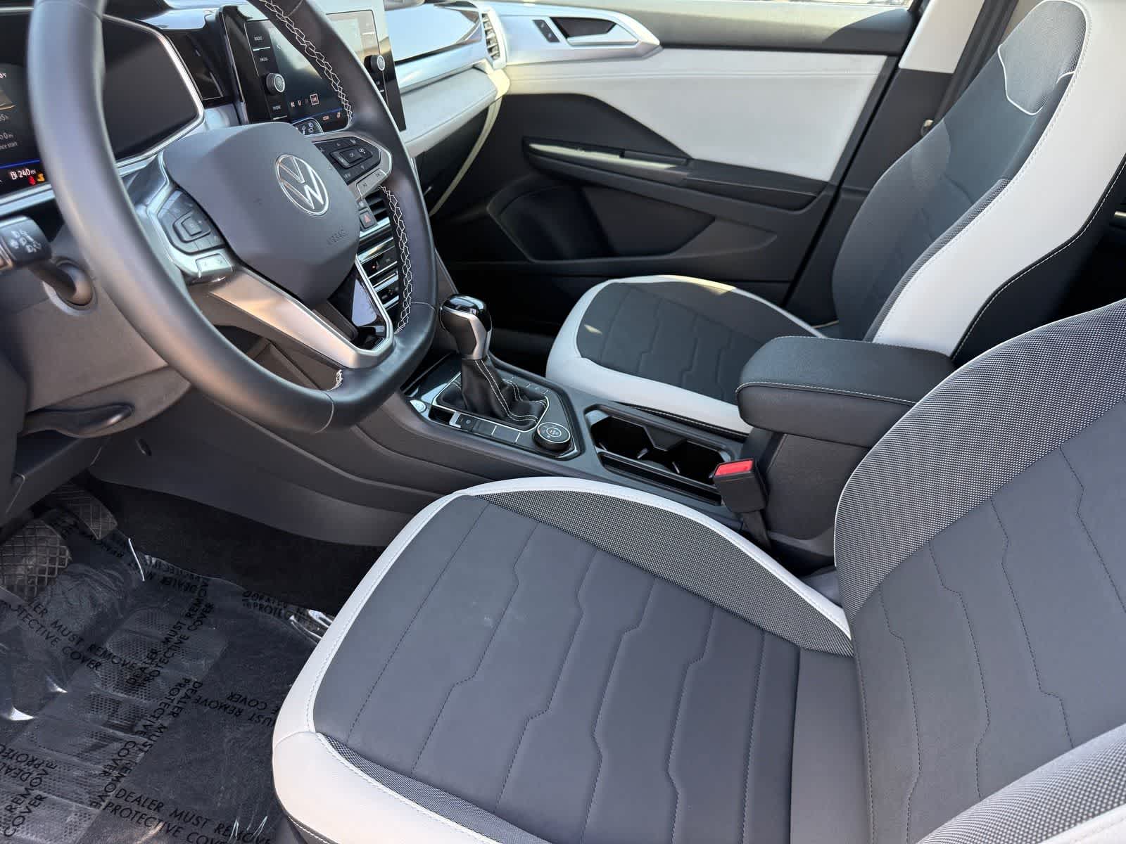 2025 Volkswagen Taos SE