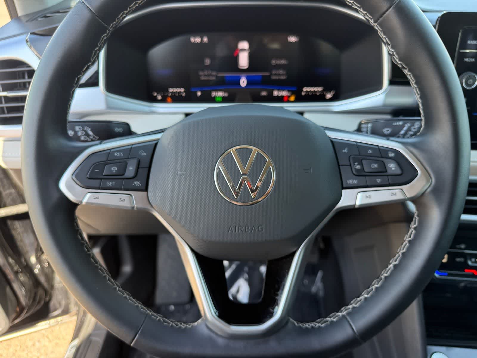 2025 Volkswagen Taos SE