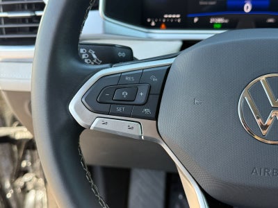 2025 Volkswagen Taos SE