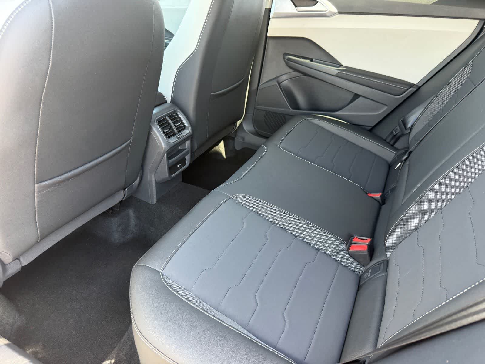 2025 Volkswagen Taos SE