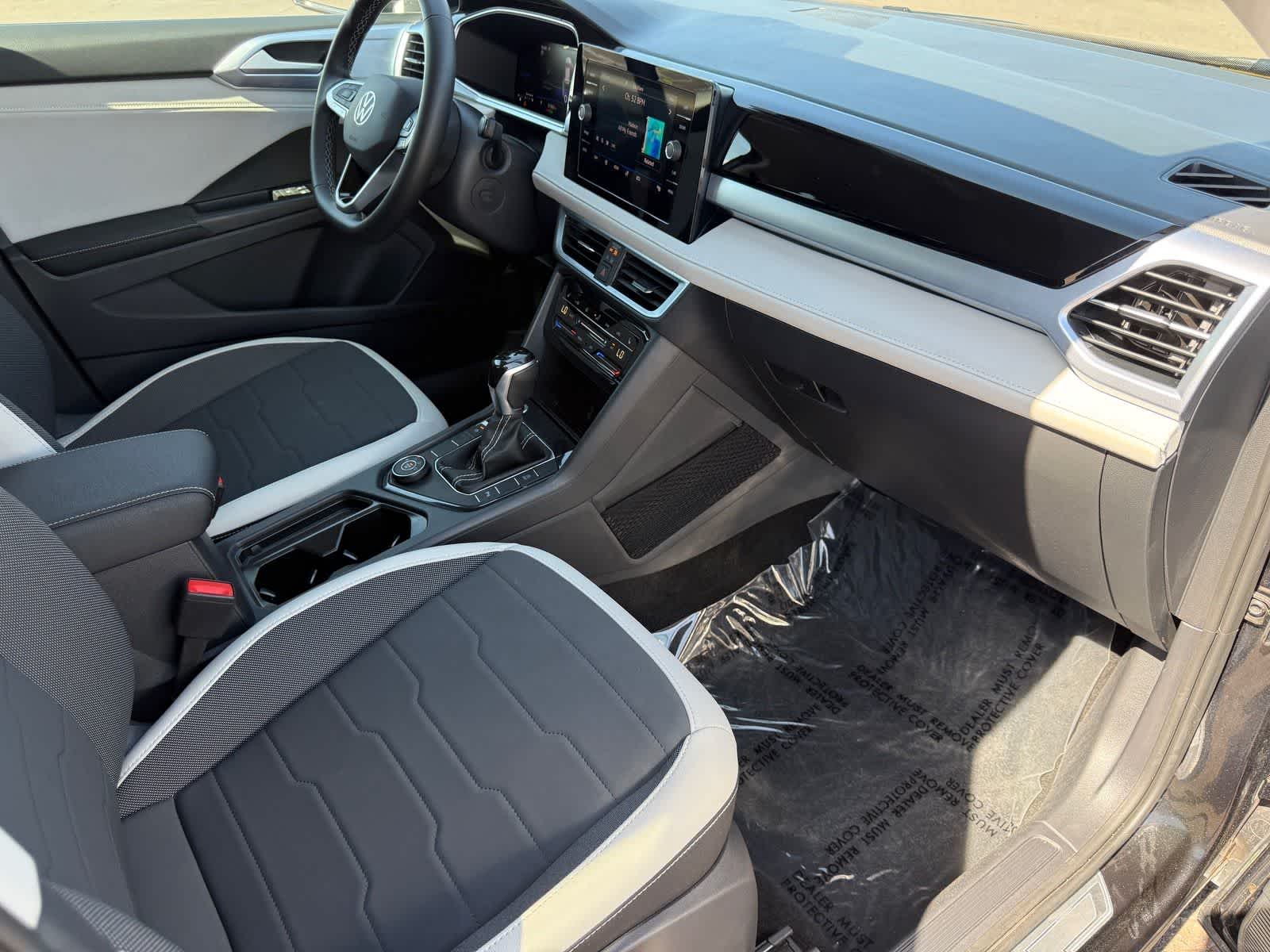 2025 Volkswagen Taos SE
