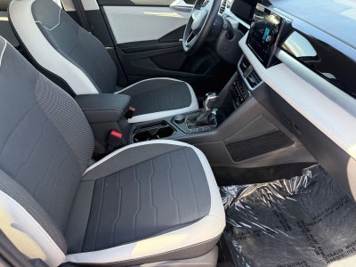 2025 Volkswagen Taos SE