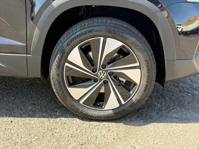 2025 Volkswagen Taos SE