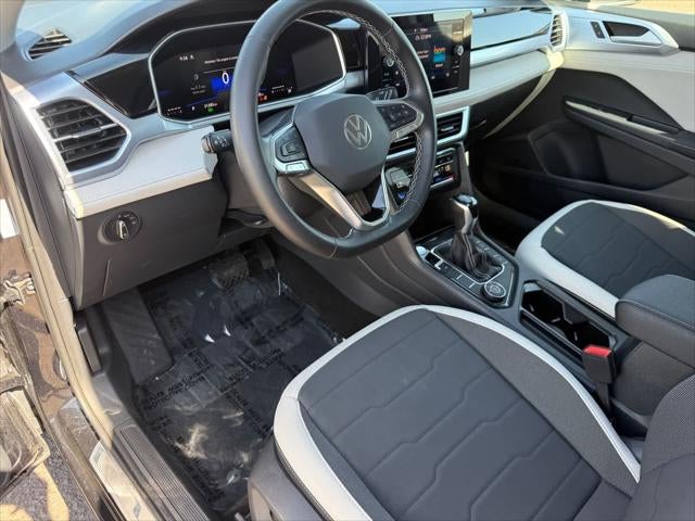 2025 Volkswagen Taos SE
