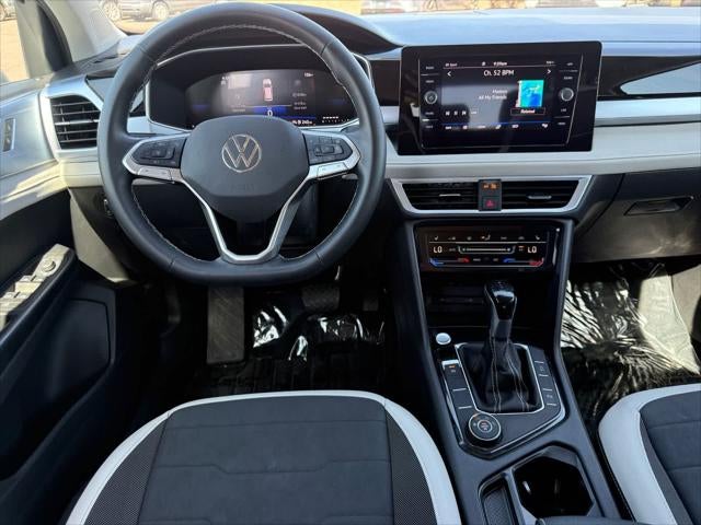 2025 Volkswagen Taos SE