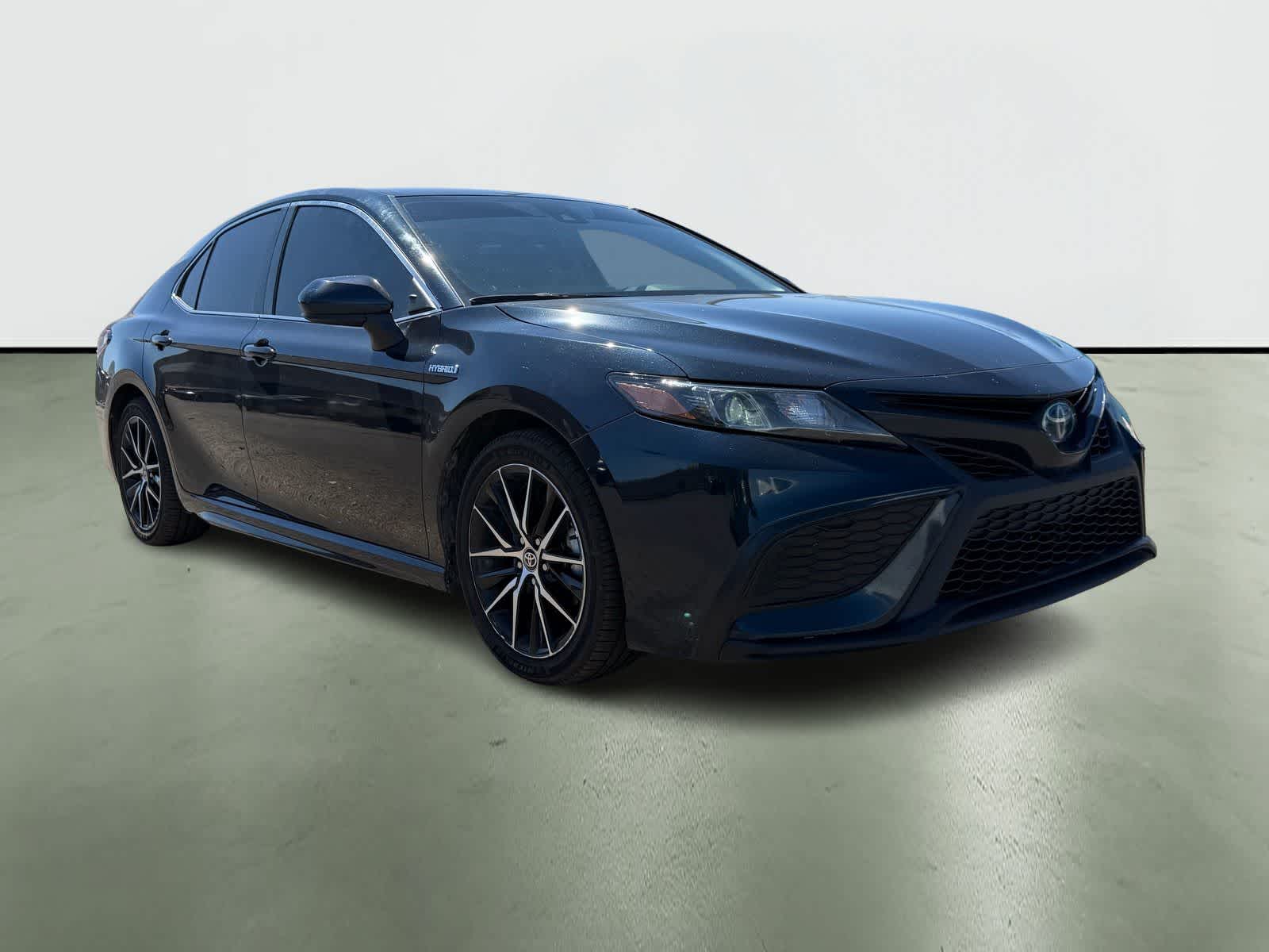 2021 Toyota Camry Hybrid SE