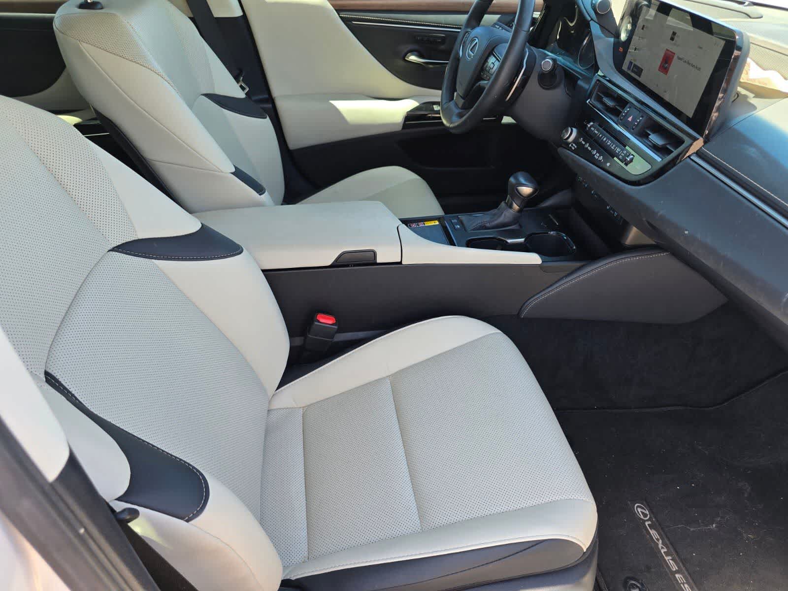 2025 Lexus ES 300h ES 300h