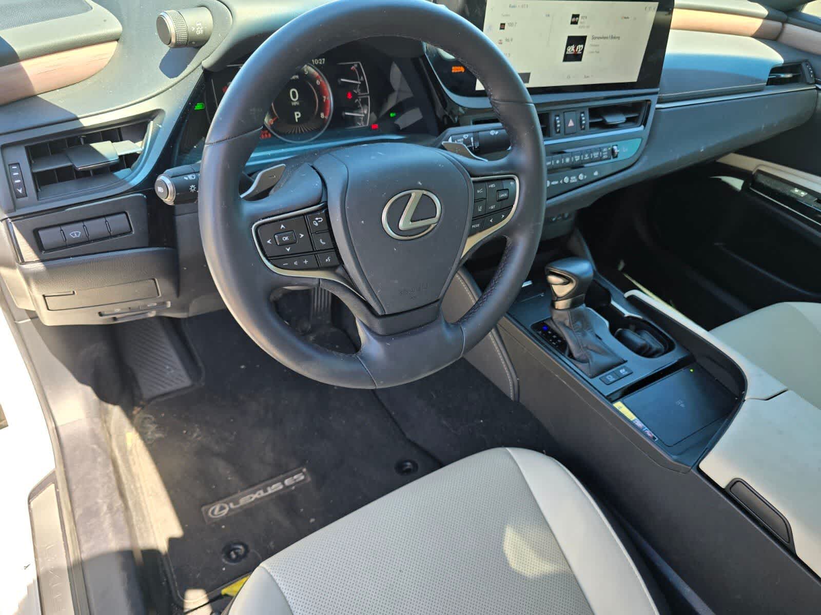 2025 Lexus ES 300h ES 300h