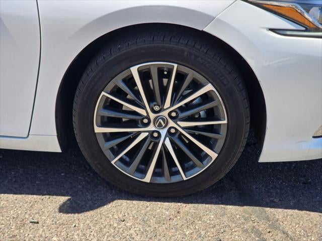 2025 Lexus ES 300h ES 300h