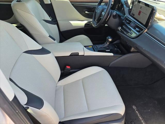 2025 Lexus ES 300h ES 300h